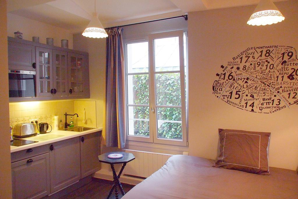Petit Paris - Oasis In Marais Apartment ภายนอก รูปภาพ