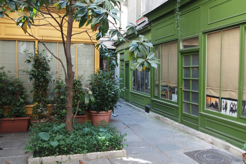 Petit Paris - Oasis In Marais Apartment ภายนอก รูปภาพ